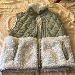 Abercrombie and Fitch oversized mixed Sherpa vest. Size S. Great condition.
